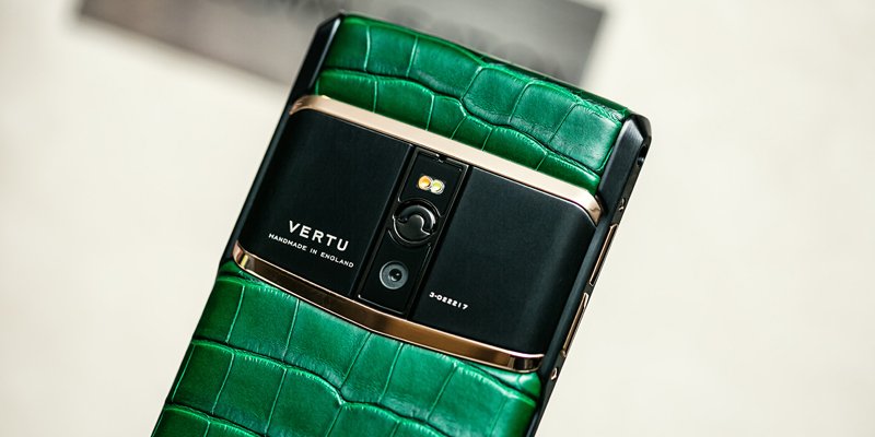 Цветные телефоны и смартфоны Vertu