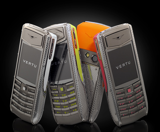 Необычные оттенки и фактуры телефонов Vertu